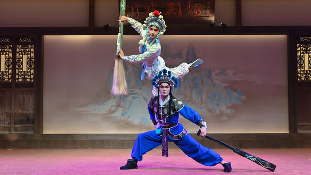 Sichuan Opera Classic Theater with Gaiwan Tea (Tiantai Li Store)