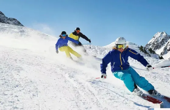 亞布力戲雪景區初級滑雪票3小時(含雪具+裝備)大小同價