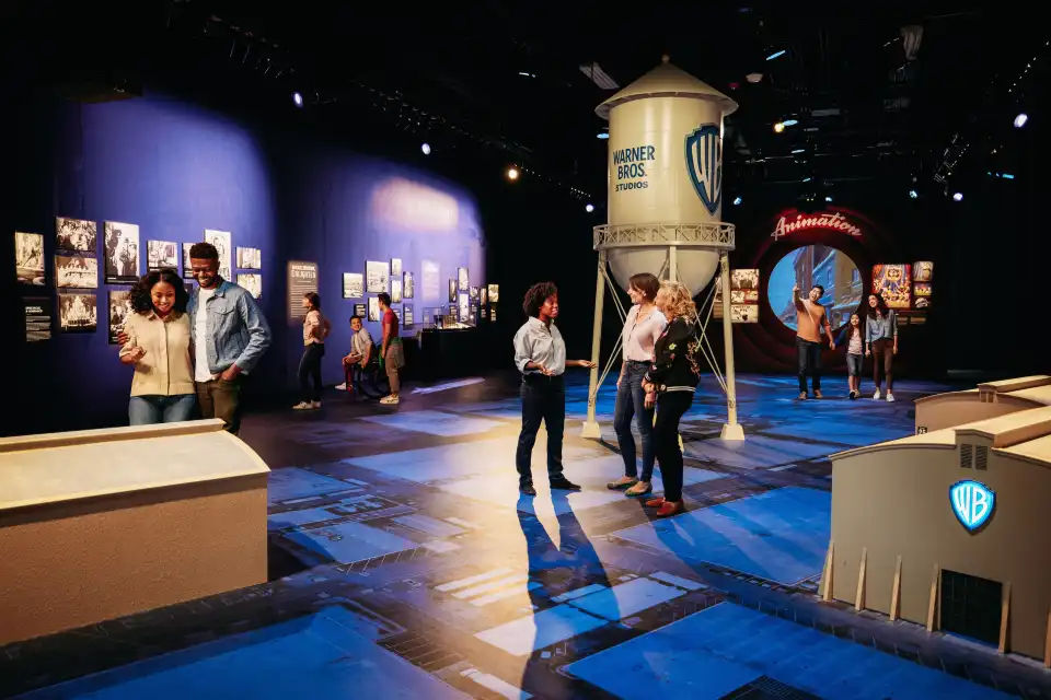 2_Warner Bros. Studios Tour Hollywood