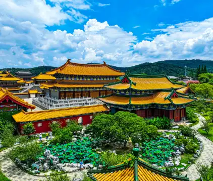 Hotels near Three Kingdoms Town