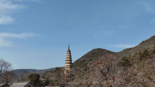 靈巖寺