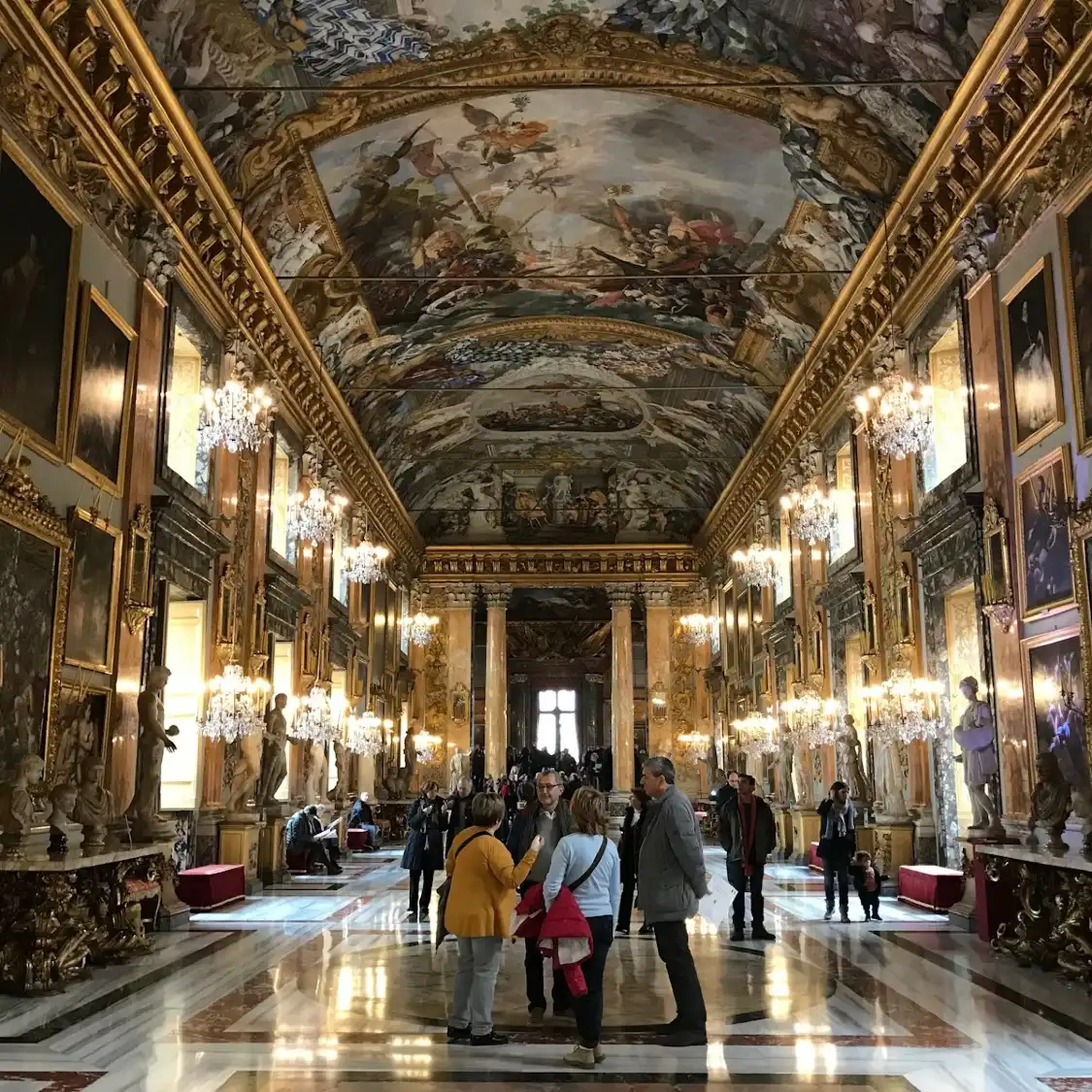 Hotel berhampiran Palazzo Colonna