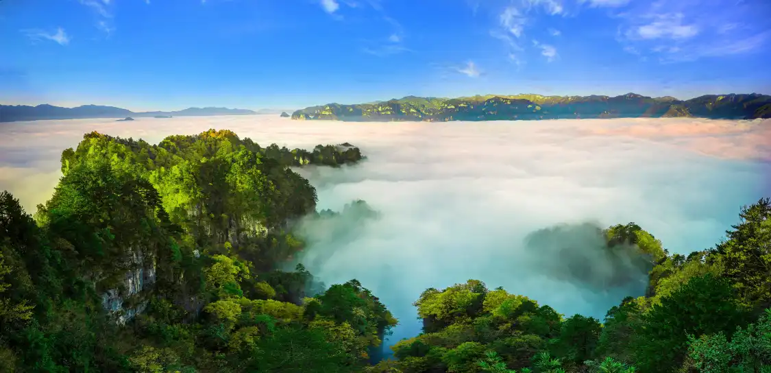 Hotels near Guangwu Mountain Tourist Area