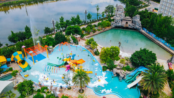 Jianmenguan International Hot Spring Hotel