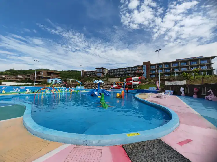 Hotels near Nanchangtu Beach in Tianyue Bay