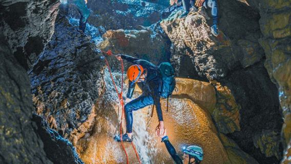 Huanglong Cave