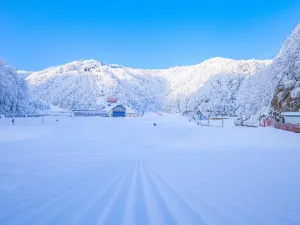 伏牛山滑雪度假樂園