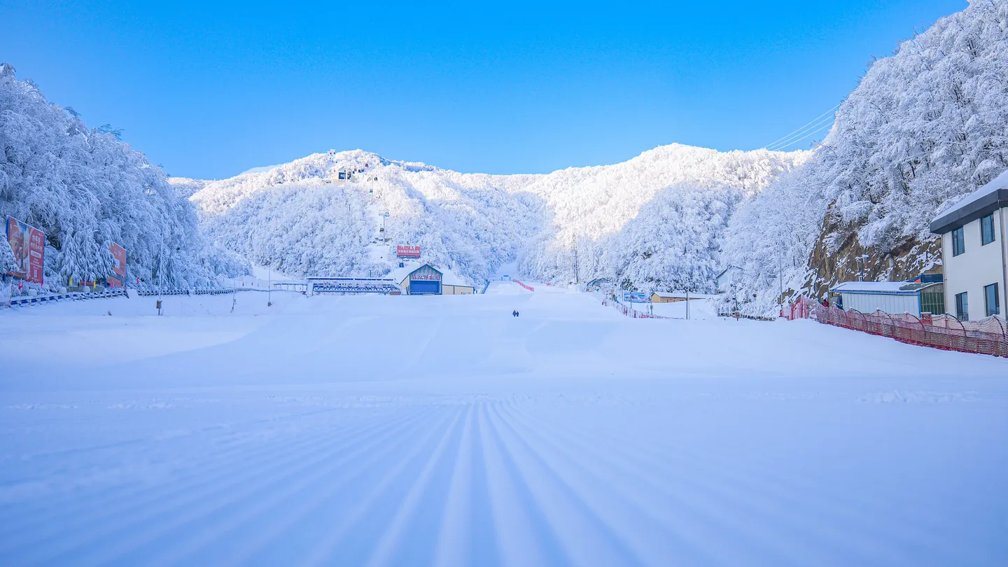 2_Luoyang Funiu Mountain Ski Resort