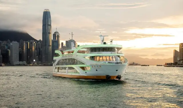 Sightseeing Boats in Hong Kong