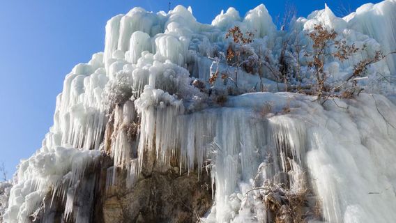 Tianmen Mountain Ice and Snow World
