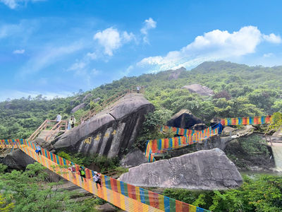 Menghu Gorge Rafting