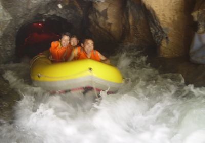 Nuoshui River Cave Drifting
