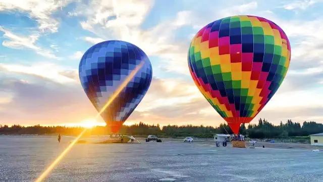 Sunrise Sightseeing in Dunhuang