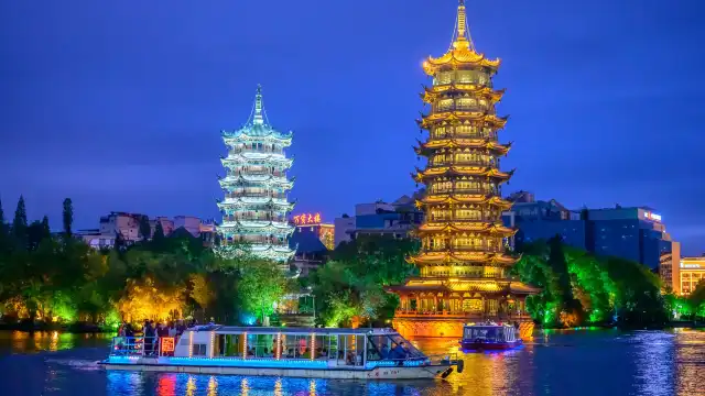 Hotel berhampiran Two Rivers and Four Lakes