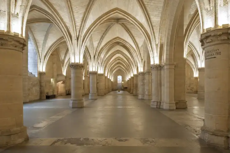 Hotels near La Conciergerie