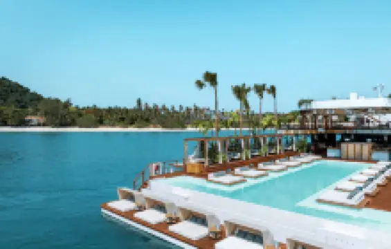 โยนา บีช คลับ ภูเก็ต