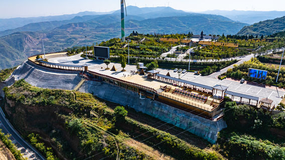 Sanmenxia Zhongliu Dizhu Scenic Area