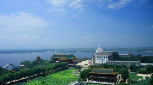 Qishan Lake