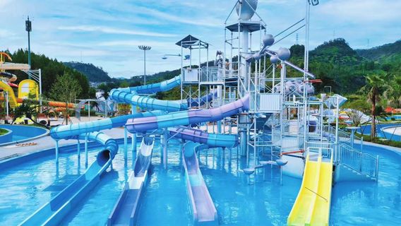 Cool Tower Water World