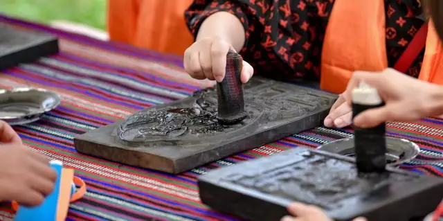 Tibetan Cultural Experiences in Aba Prefecture