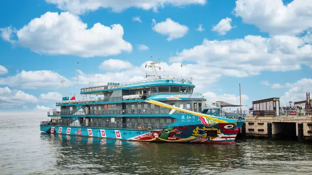 Sightseeing Boats in Qinhuangdao