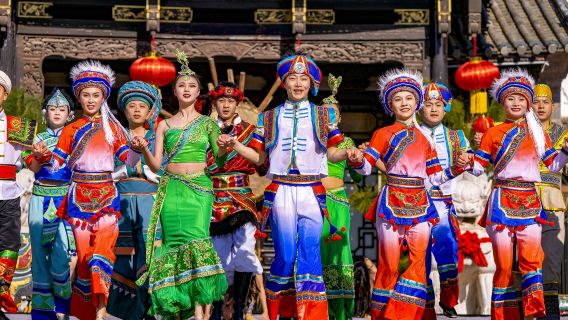 Частный тур на полдня по этнической деревне Юньнани в Куньмине