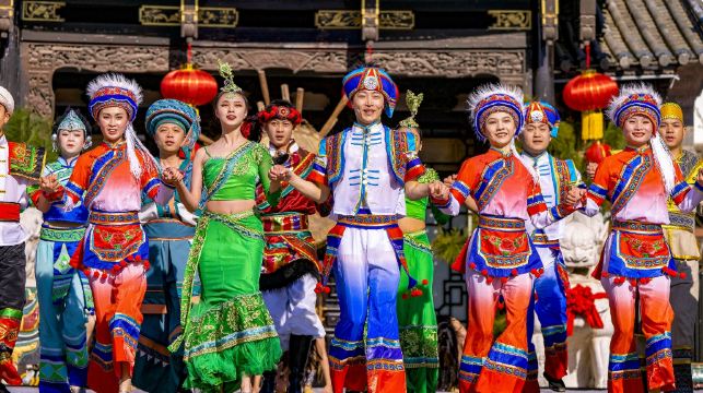 昆明雲南民族村、滇池海埂公園及西山獨立包團