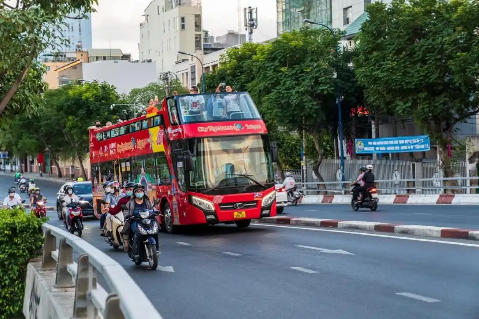 5_City Sightseeing Bus Saigon