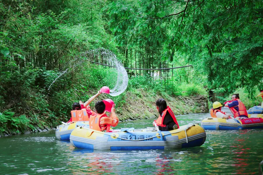 Wuxieqihuan Water Rafting