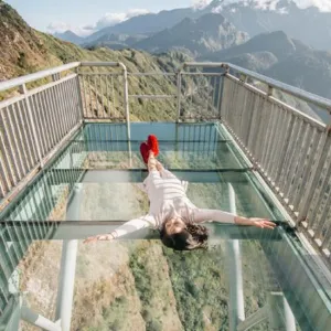 Rong May Glass Bridge