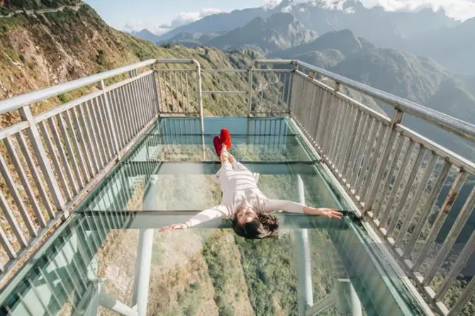 Rong May Glass Bridge