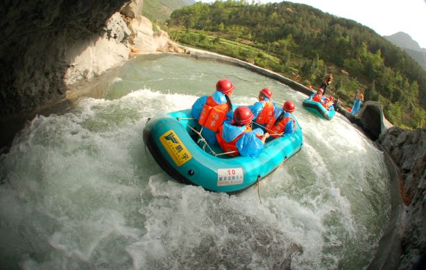Nuoshui River Cave Drifting