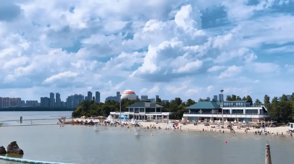 4_East Lake Sand Beach