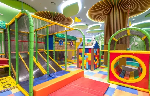 PLAY at Okada Manila2小時門票成人（監護人）