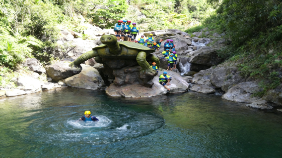 Qingyuan Xuanzhen Creek Descent