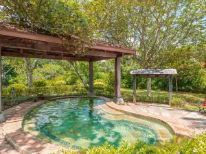 Hot Spring Dongyu Island Boao