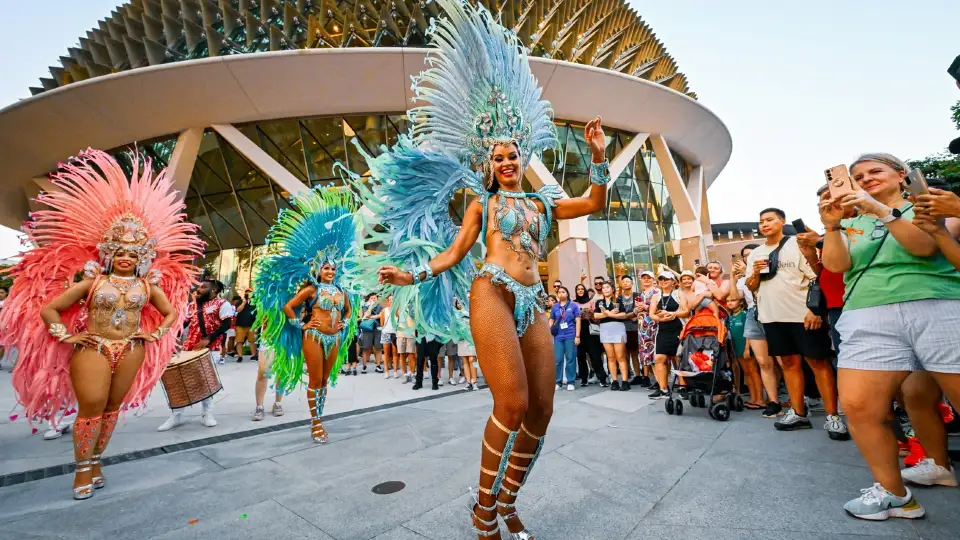 Beyond the Track: F1 Singapore Things to Do, Eat & Shop Near the Circuit