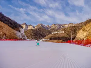 Yunqiu Mountain Ski Resort