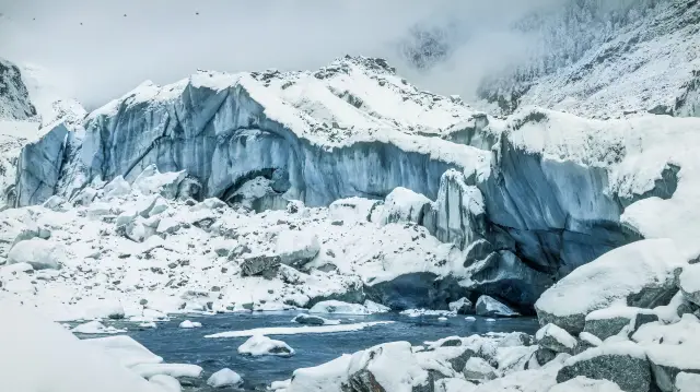 瀘定觀賞冰川