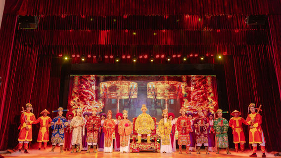 AO DAI SHOW DA NANG