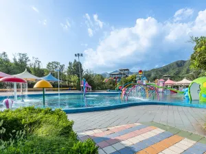 Liangjia Village Dapin Hot Spring Resort