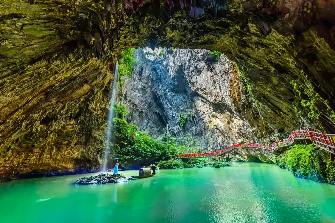 Hotels near Dongtian Xianjing