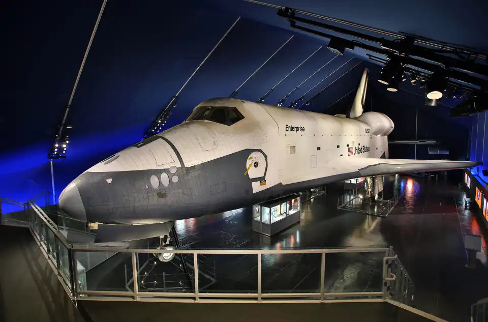 2_Intrepid Museum