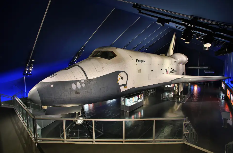 2_Intrepid Museum