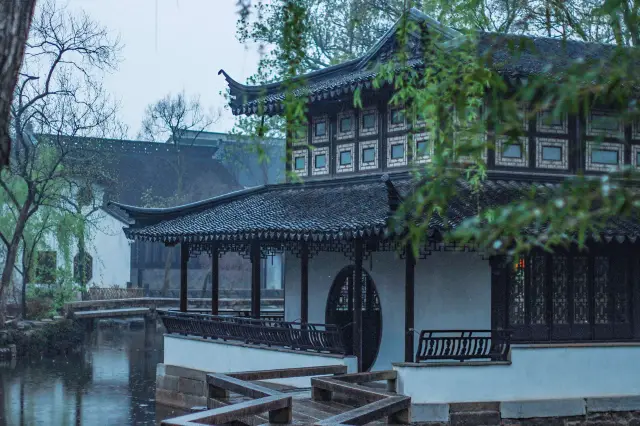 Gardens and Ancient Towns in Suzhou