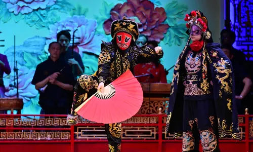 蜀風雅韻劇場・川劇變臉演出・大型古典梨園