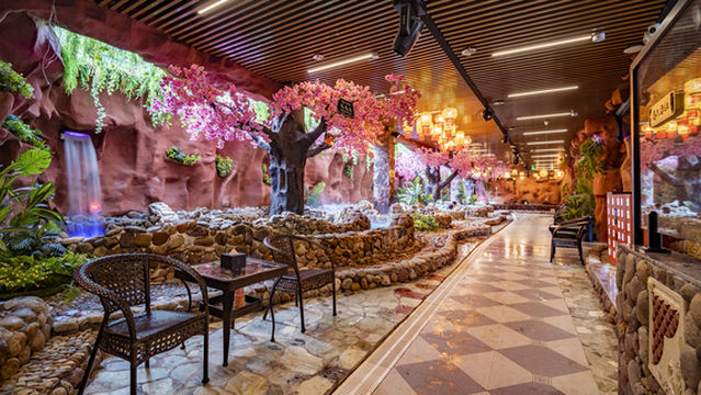 san chao wen quan du jia xiao zhen ( tian tou he gong yuan dian )