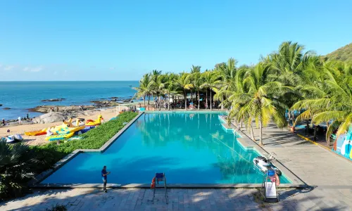 Xiaoyue Bay Marine Entertainment Center in Daxiao Dongtian