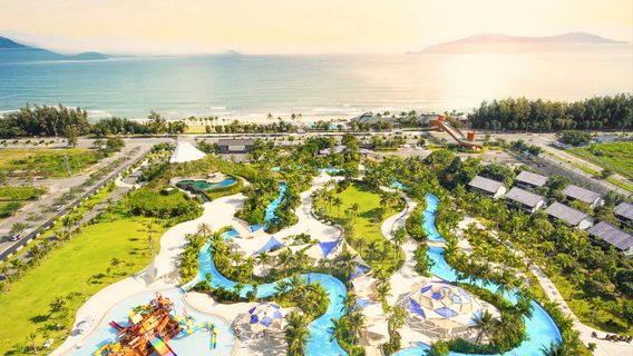 Mikazuki Water Park 365