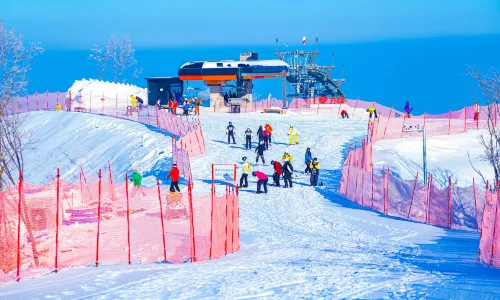 พื้นที่เล่นสกีวันฟง ทองหัว